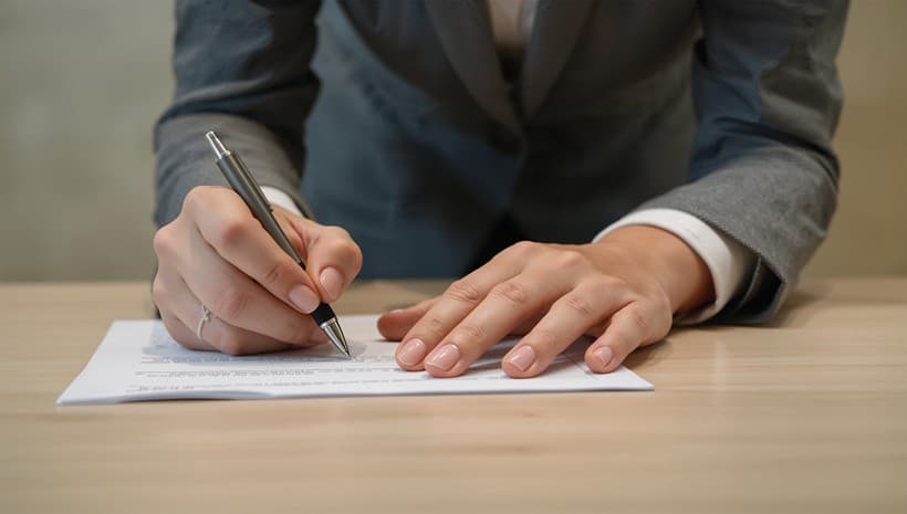 Redacción y firma de contratos civiles