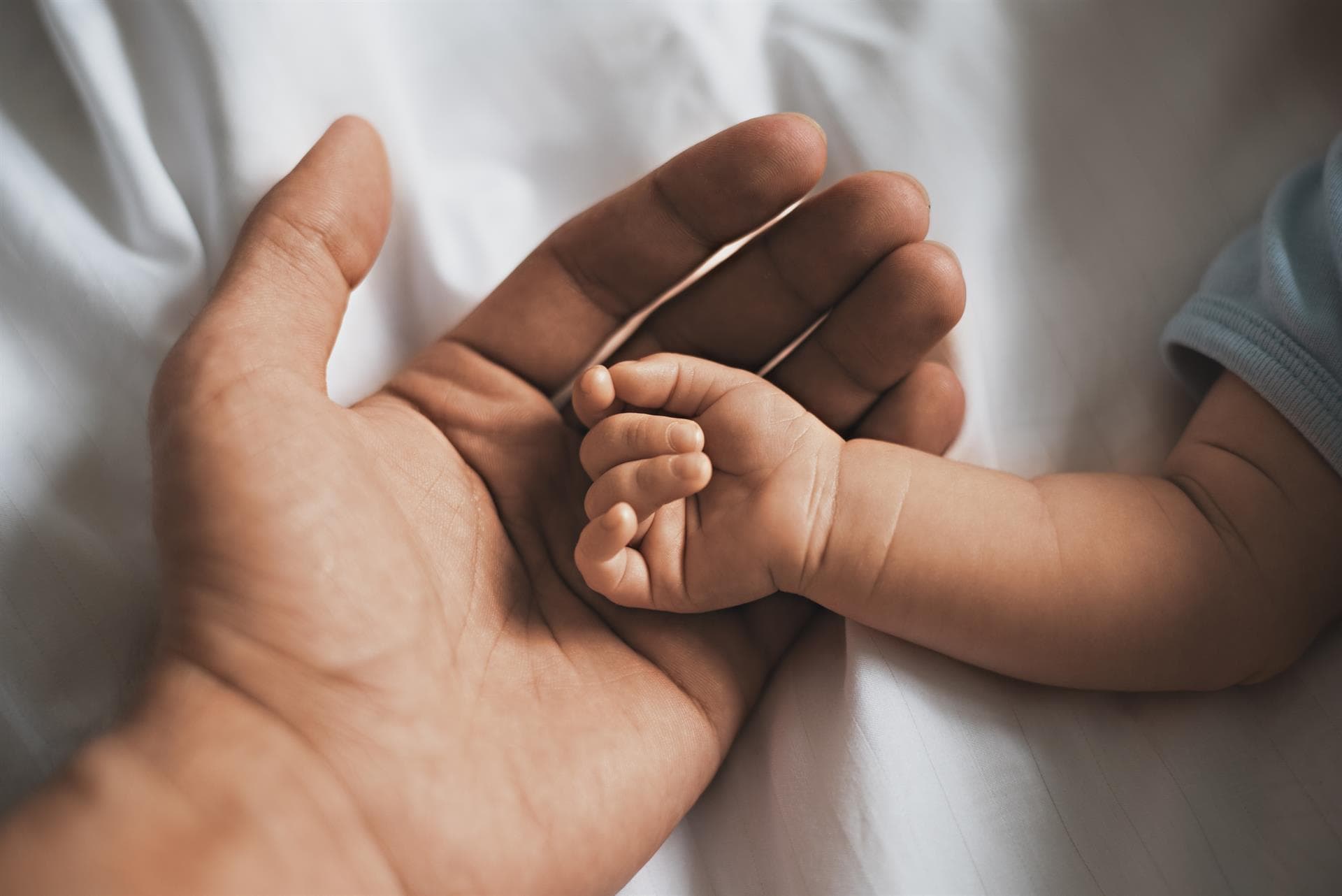 Le ayudamos a presentar una demanda de paternidad