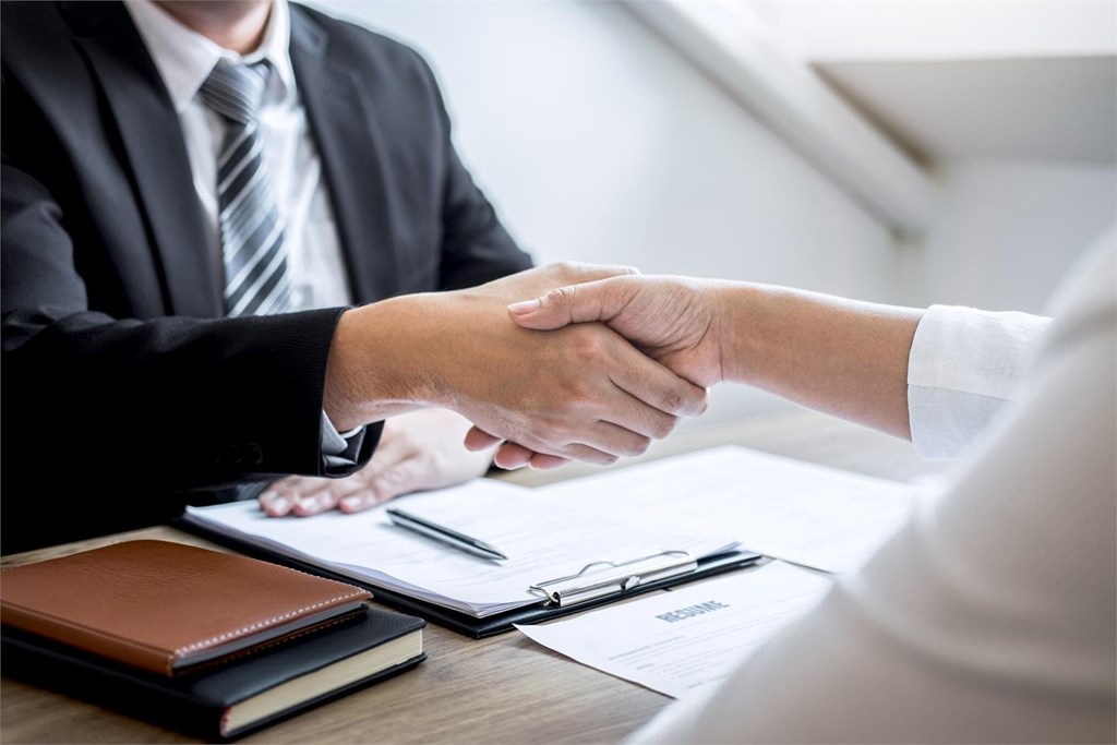 ¿Qué ocurre si firmo un contrato bajo presión?